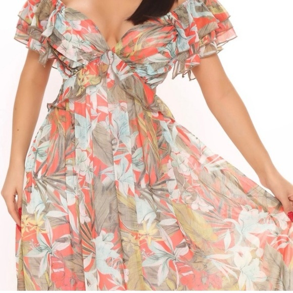 Fashion Nova Dresses & Skirts - Nwt Fashion Nova Size L Bring me Mimosas floral maxi dress